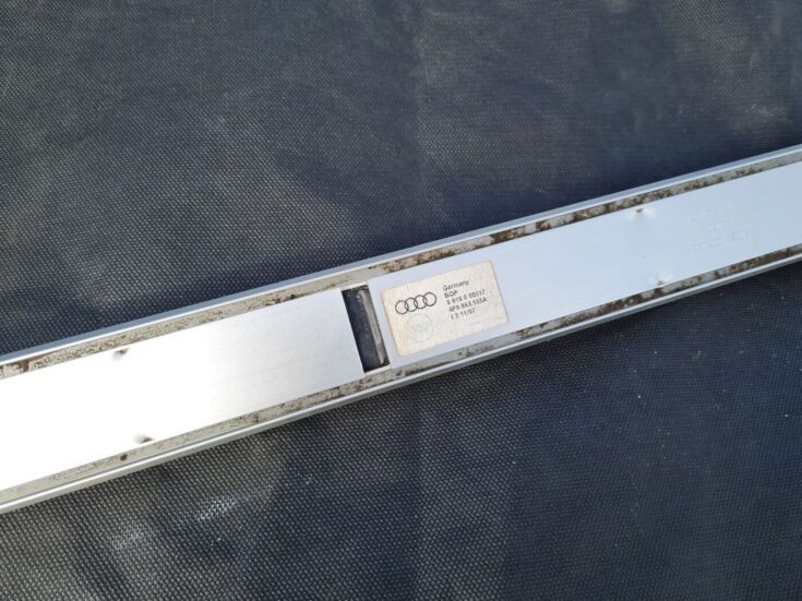 Kravas stirpināšanas reliņi bagažniekā priekš AUDI A6 AVANT 2007 QUATTRO