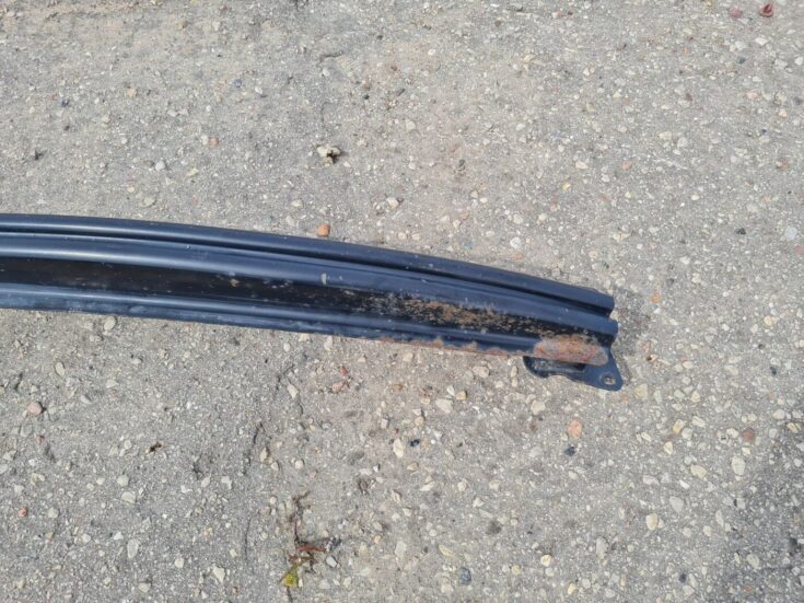 Aizmugurējā bufera pastiprinātājs priekš VW GOLF 5 2006