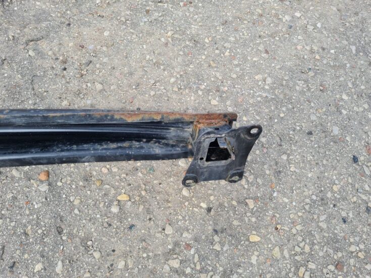 Aizmugurējā bufera pastiprinātājs priekš VW GOLF 5 2006