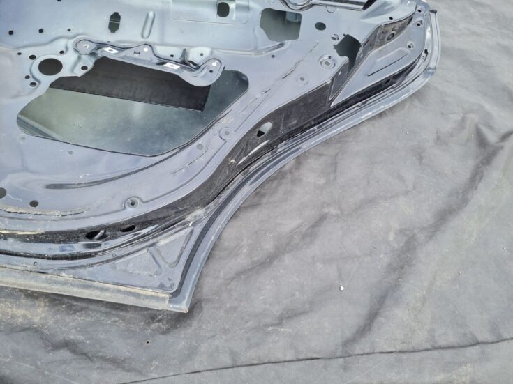 Aizmugurējās labās durvis priekš MERCEDES BENZ CLS 320 2005