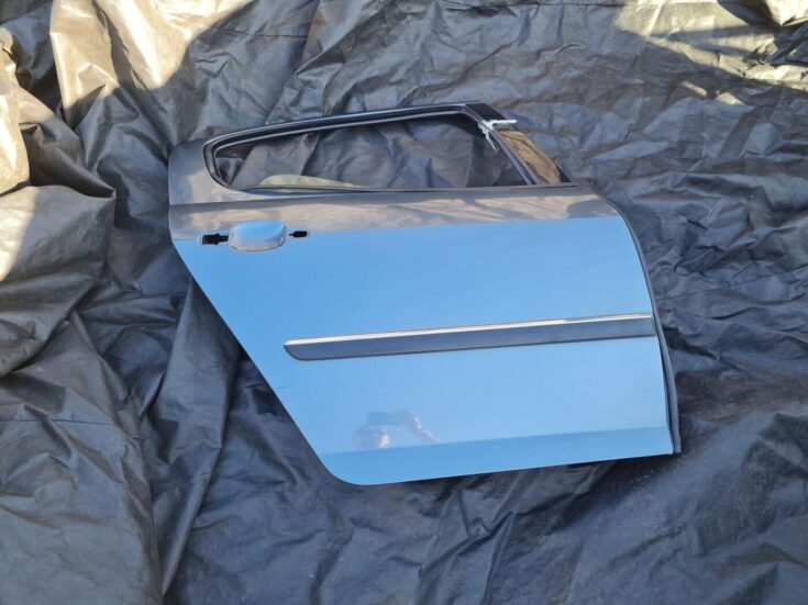 Aizmugurējās labās durvis priekš PEUGEOT 407 2004