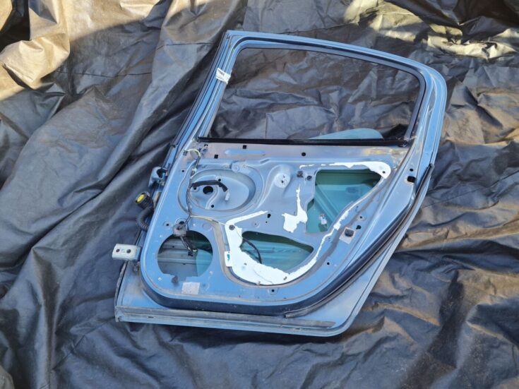 Aizmugurējās labās durvis priekš PEUGEOT 407 2004