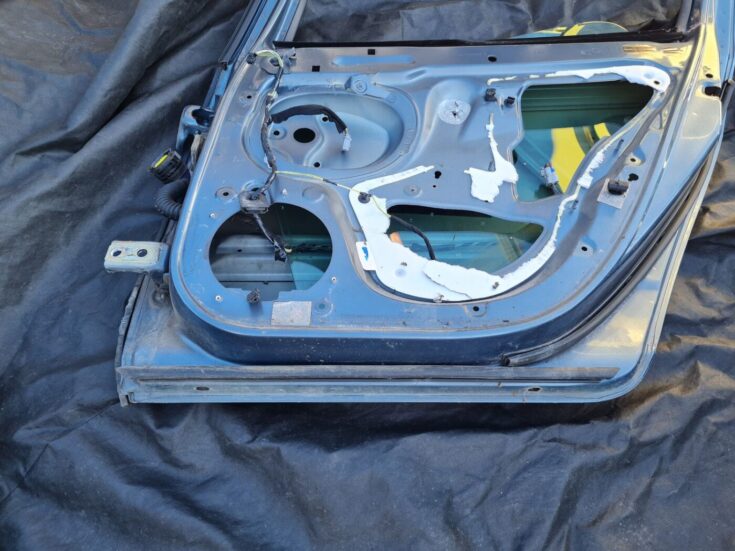 Aizmugurējās labās durvis priekš PEUGEOT 407 2004