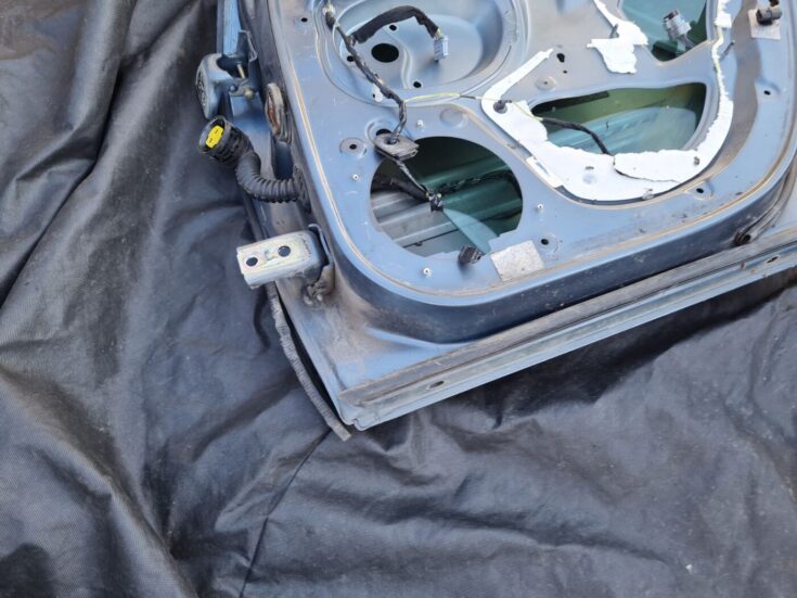 Aizmugurējās labās durvis priekš PEUGEOT 407 2004