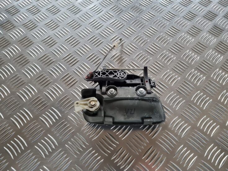 Priekšējāis kreisais durvju rokturis priekš OPEL ZAFIRA 1999