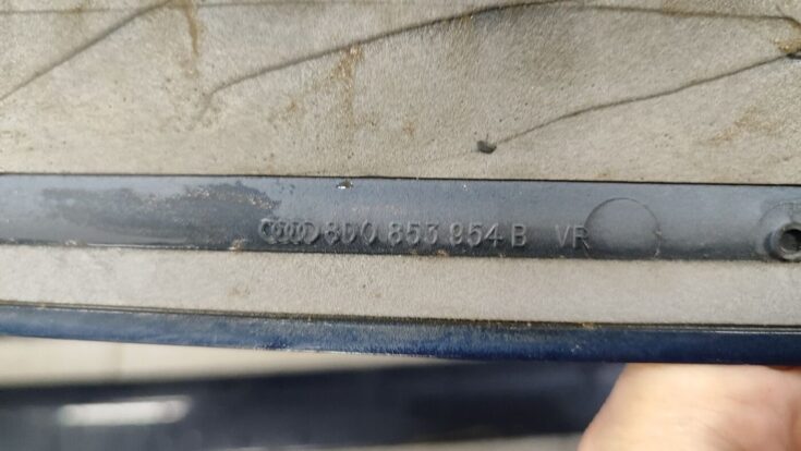 Durvju moldingu komplekts priekš AUDI A4 1999