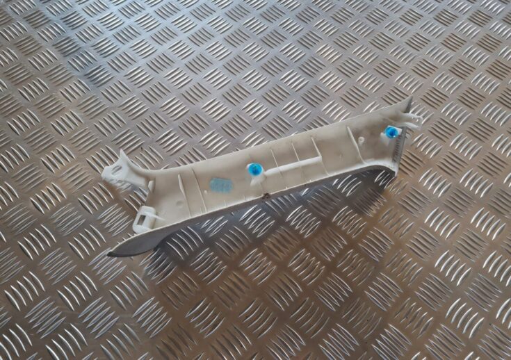 Aizmugurējas salona statnes apdare priekš TOYOTA AVENSIS 2007