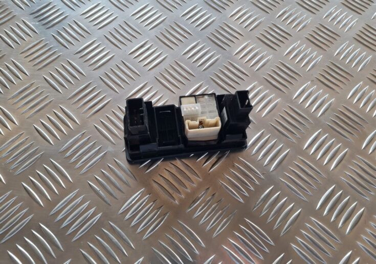 Mērinstrumentu paneļa pārslēgšanas pogas priekš TOYOTA AVENSIS 2007