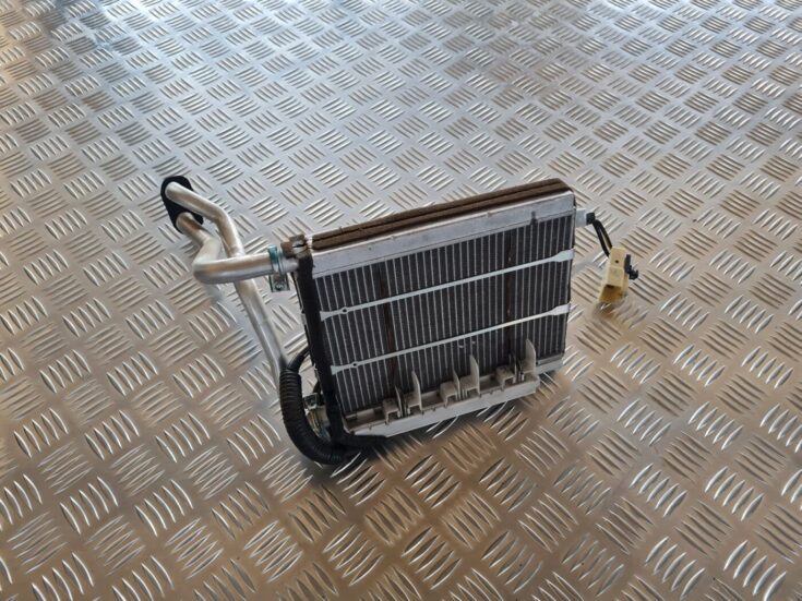 Apsildes sistēmas radiators priekš TOYOTA AVENSIS 2007