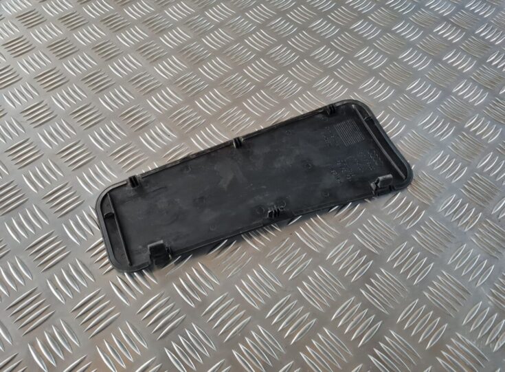 Dzinēja nodalījuma plastmasa priekš AUDI A4 2000 AVANT