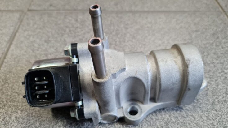 EGR vārsts priekš TOYOTA AVENSIS 2004