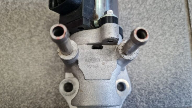 EGR vārsts priekš TOYOTA AVENSIS 2004