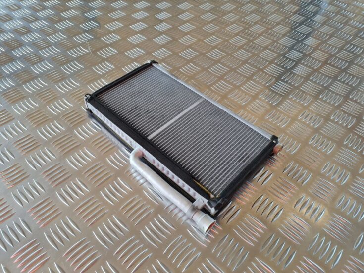 Apsildes sistēmas radiators priekš AUDI A6 2008