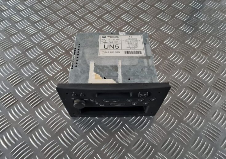 Automašīnas radio priekš OPEL MERIVA 2004