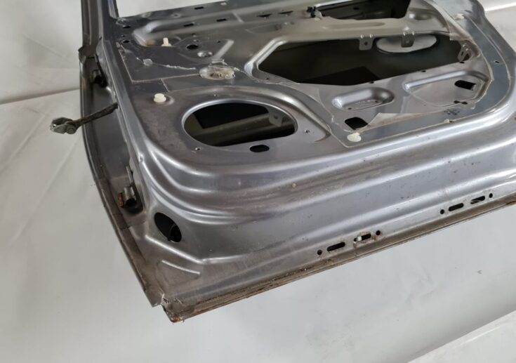 Aizmugurējās labās durvis priekš OPEL MERIVA 2004