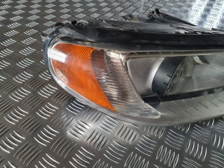 Priekšējais labais lukturis priekš VOLVO S80 2007 Black