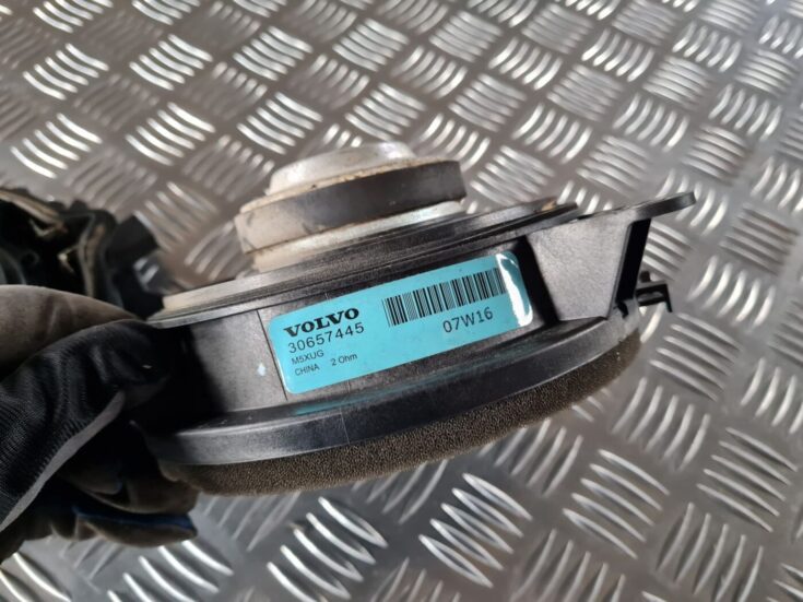 Durvju skaļrunis, apakšā priekš VOLVO S80 2007 Black