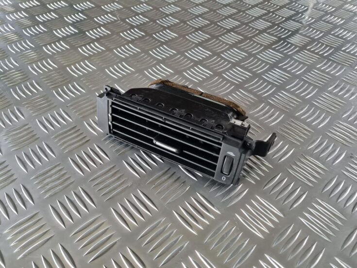 Mērinstrumentu paneļa gaisa vads, pa labi priekš VOLVO S80 2007 Black