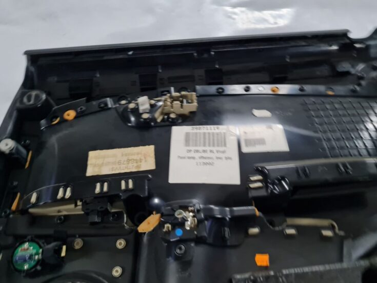 Aizmugurējo kreiso durvju apdare priekš VOLVO S80 2007 Black