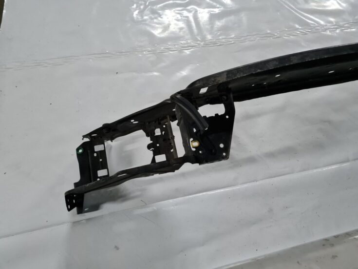 Priekšējā radiatora rāmja augšēja daļa priekš VOLVO S80 2007 Black