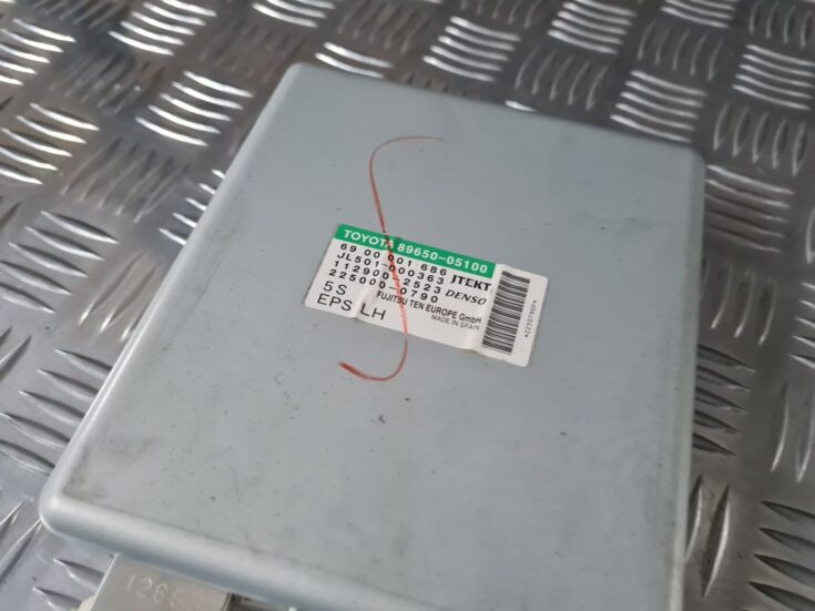Hidrauliska pastiprinātāja vadības bloks priekš TOYOTA AVENSIS 2010