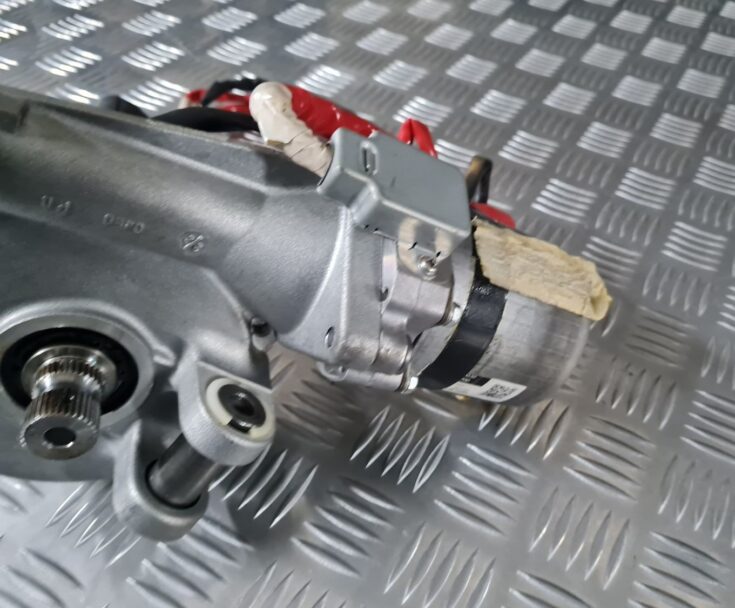 Elektriskais stūres pastiprinātājs priekš TOYOTA AVENSIS 2010