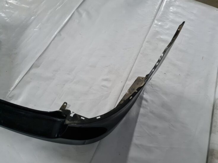 Aizmugures buferis priekš TOYOTA AVENSIS 2010