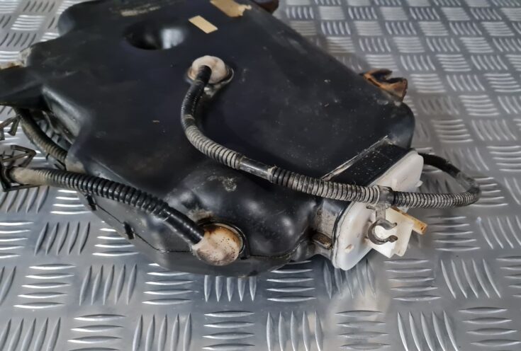 DPF/FAP šķidrās degvielas piedevas rezervuārs priekš CITROEN C8 2005