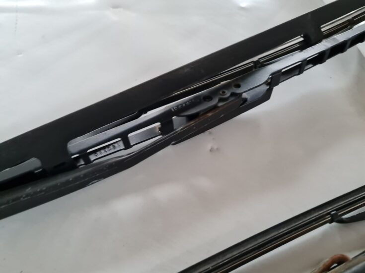 Vējstikla slotu turētājs priekš CITROEN C8 2005