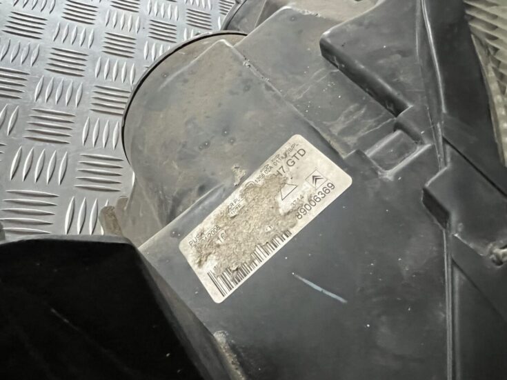 Priekšējais kreisais lukturis priekš CITROEN C8 2005