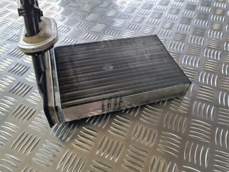 Apsildes sistēmas radiators priekš VW GOLF IV 1999
