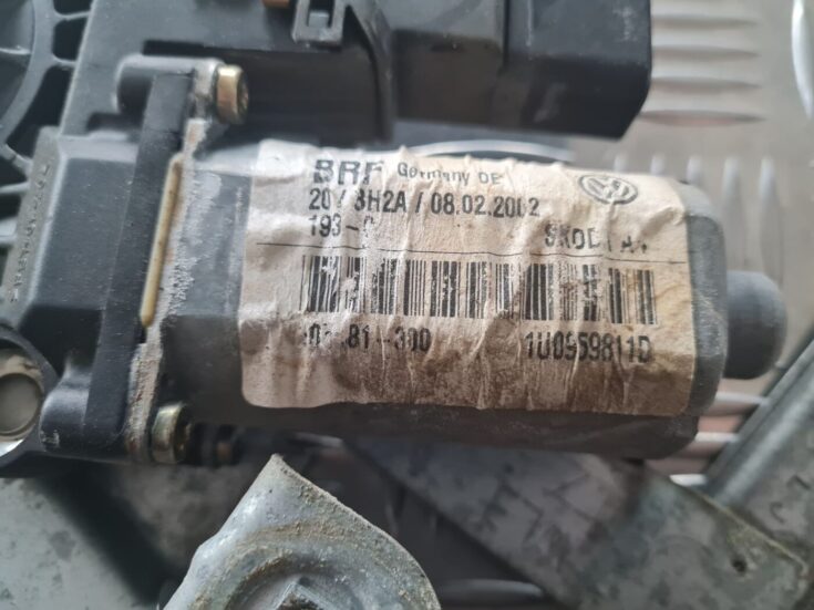 Stikla pacelšanas mehānisms aizmugurējais kreisais priekš SKODA OCTAVIA 2002
