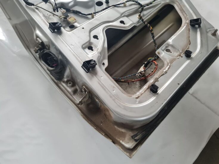 Aizmugurējās labās durvis priekš SKODA OCTAVIA 2002