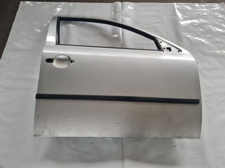 Priekšējās labās durvis priekš SKODA OCTAVIA 2002