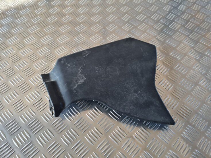 Dzinēja nodalījuma plastmasa priekš AUDI A6 1998