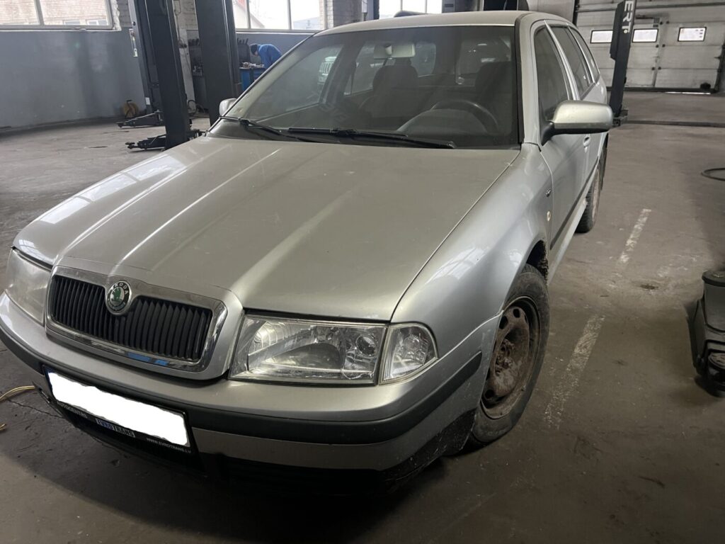 SKODA OCTAVIA 2002 247