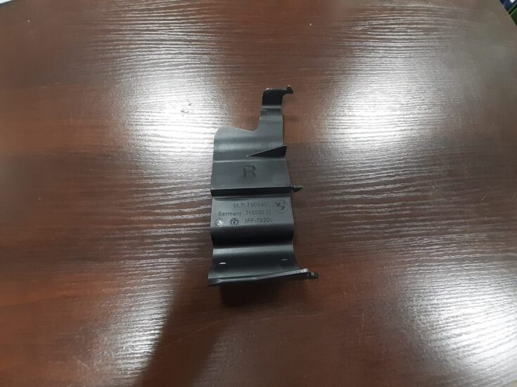 Ieplūdes gaisa deflektors, pa labi priekš BMW 5 E60, E61 07.03-12.10