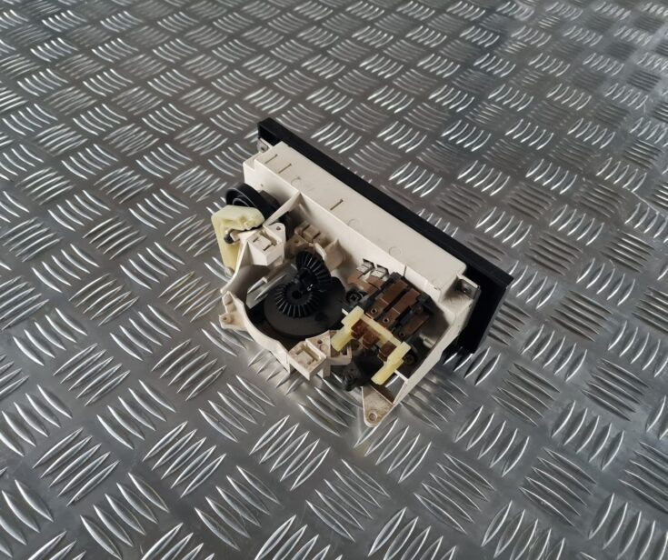 Klimata kontroles bloks priekš AUDI 80 1991