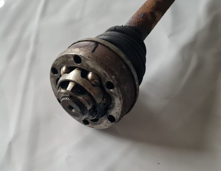 Pusass priekšējā kreisā priekš AUDI 80 1991