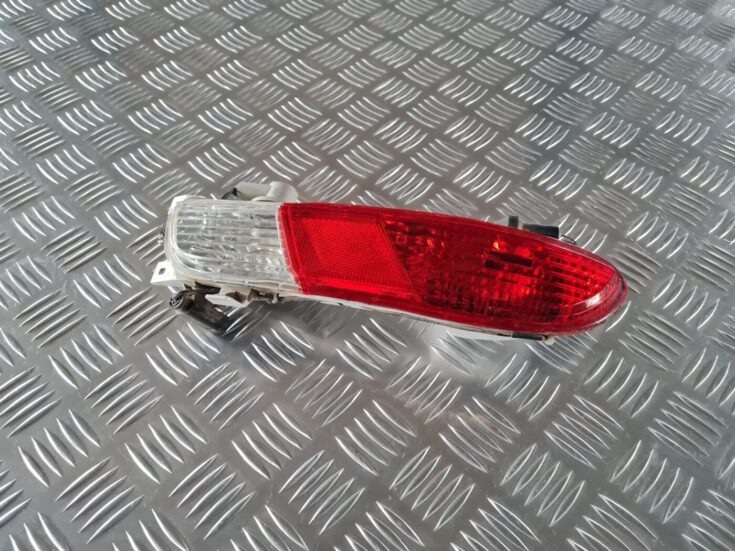 Miglas lukturis aizmugurē kreisā pusē priekš BMW 6 E63 645 2004