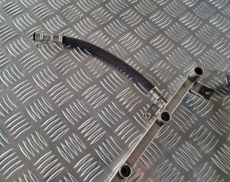 Degvielas sadales caurule priekš BMW 6 E63 645 2004