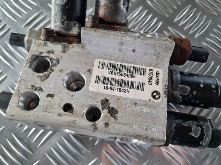 Piekares hidrauliskais bloks Dynamic Drive priekš BMW 6 E63 645 2004