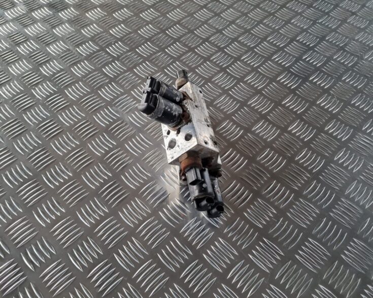 Piekares hidrauliskais bloks Dynamic Drive priekš BMW 6 E63 645 2004