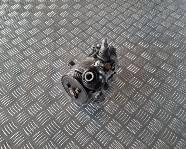 Hidrauliskais pastiprinātājs priekš BMW 6 E63 645 2004