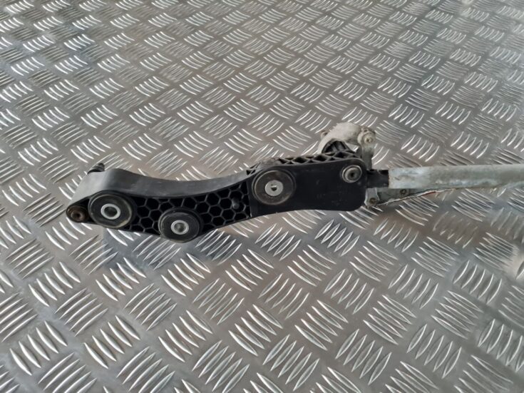 Vējstikla tīrīšanas mehānisms priekš BMW 6 E63 645 2004