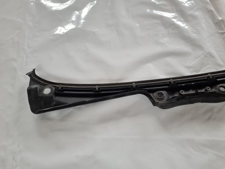 Vējstikla uzlika (deflektors) priekš BMW 6 E63 645 2004