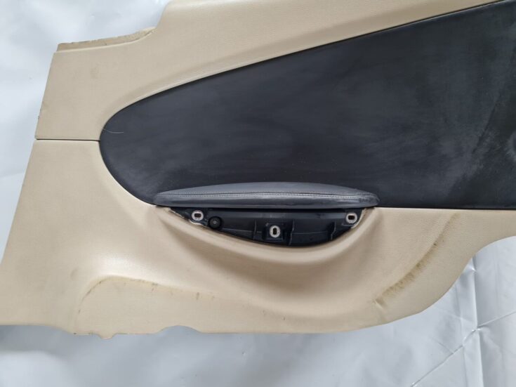 Aizmugurējo labo durvju apdare priekš BMW 6 E63 645 2004