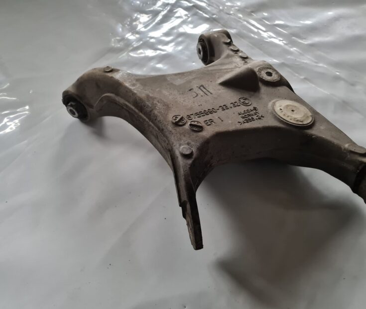 Aizmugures piekares svira priekš BMW 6 E63 645 2004