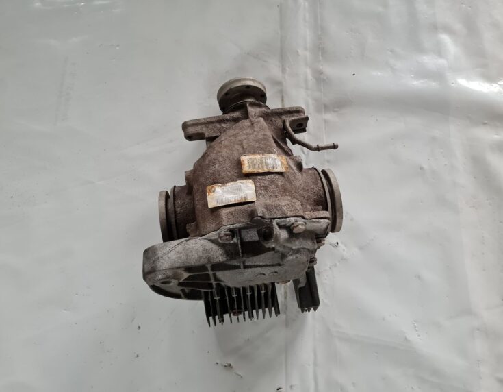 Aizmugurējais reduktors priekš BMW 6 E63 645 2004