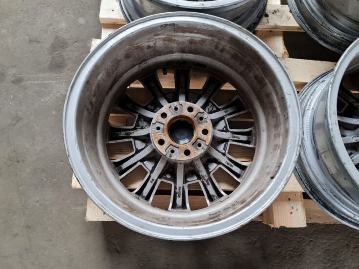 Disku komplekts priekš BMW 6 E63 645 2004